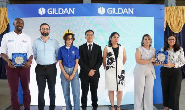 GILDAN, EN ALIANZA CON USAID, IMPULSA LA FORMACIÓN TÉCNICA DE MÁS DE 1,300 JÓVENES EN CHOLOMA CON DONACIÓN DE EQUIPAMIENTO TECNOLÓGICO