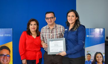 PROYECTO CREANDO MI FUTURO AQUÍ RECONOCE GESTIÓN DE LEAR HONDURAS Y AHM GENERANDO EMPLEO A CIENTOS DE JOVENES