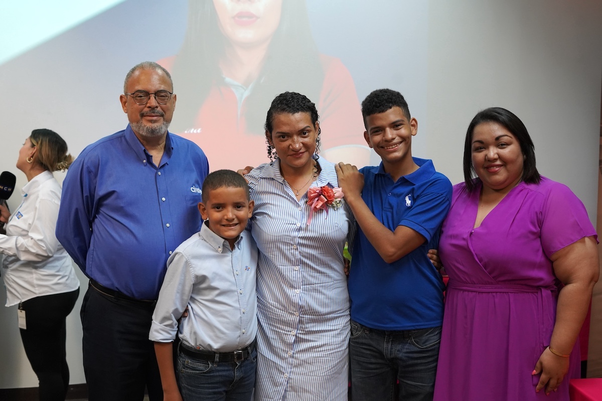 AHM Rinde Homenaje a Madres Trabajadoras del Sector Maquilador en una Edición Emotiva e Innovadora del Concurso ‘Madre de la Maquila 2025