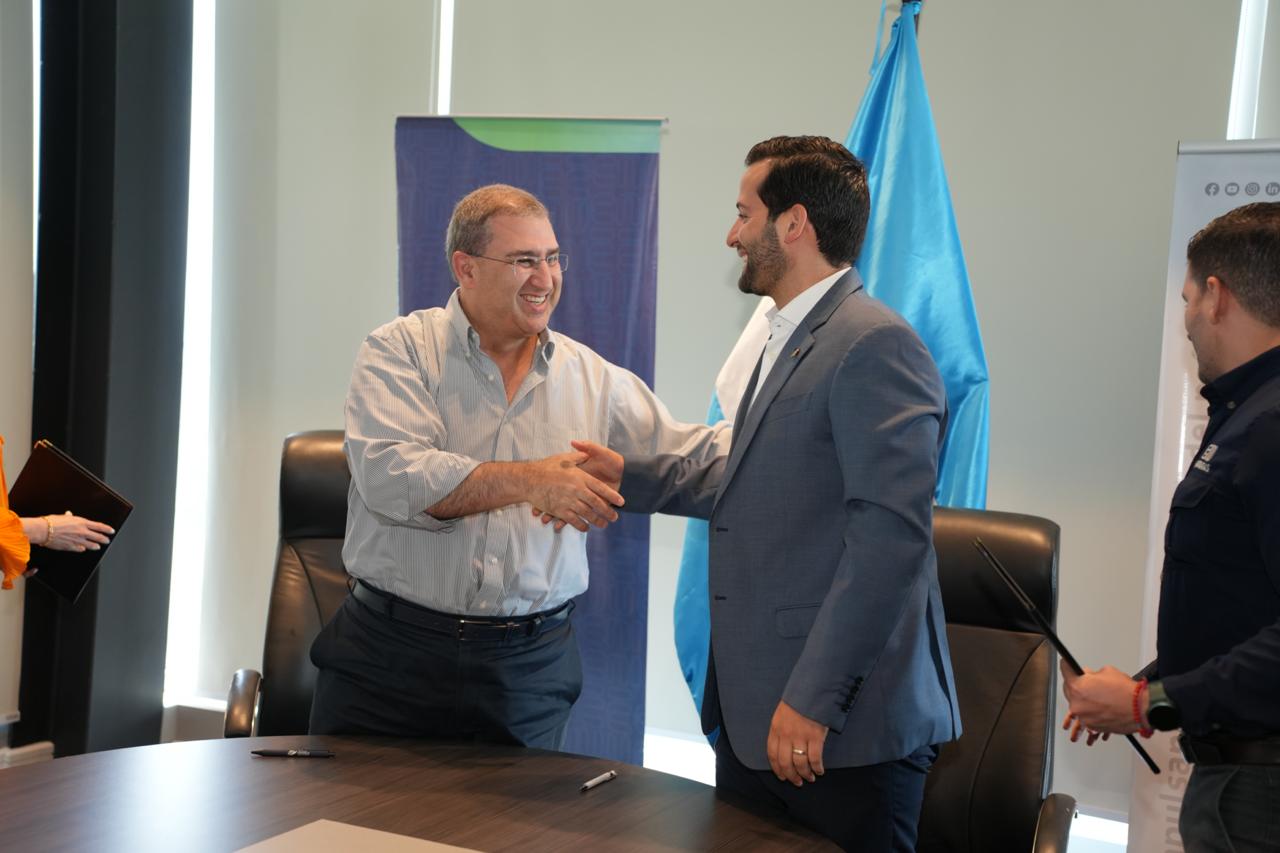 CNI Y AHM SUSCRIBEN CONVENIO PARA FORTALECER LA INVERSIÓN EN LA INDUSTRIA TEXTIL-MAQUILADORA