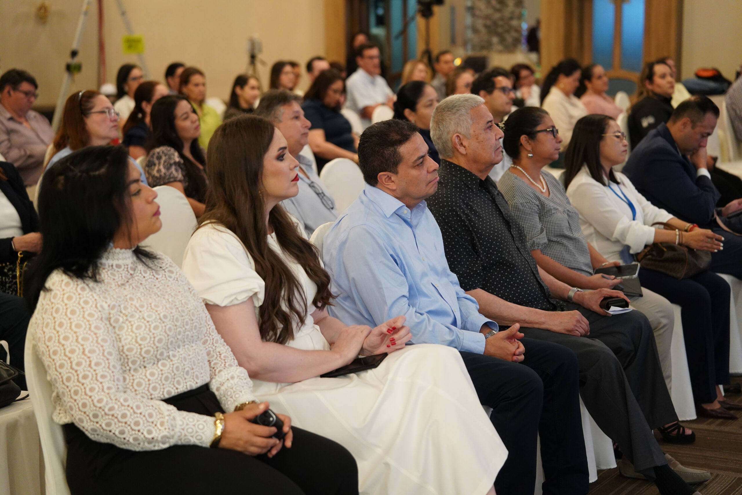 AHM REALIZÓ ZIPODEMOS INSIGHT Y PRESENTÓ LA NUEVA ETAPA EDITORIAL DE SU REVISTA ZIPODEMOS