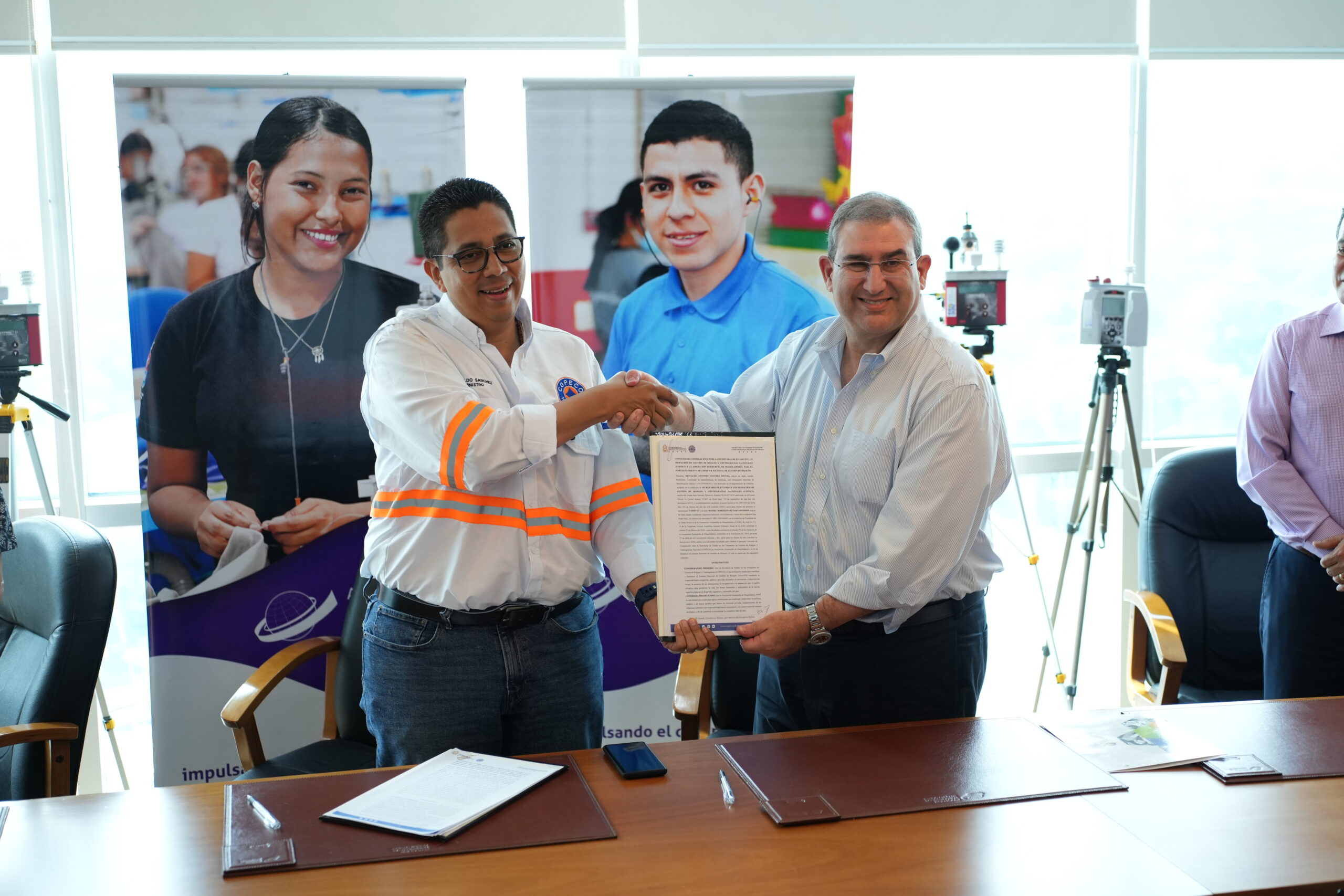 AHM Y COPECO RENUEVAN CONVENIO PARA FORTALECER LA GESTIÓN DE RIESGOS EN LA INDUSTRIA TEXTIL-MAQUILADORA