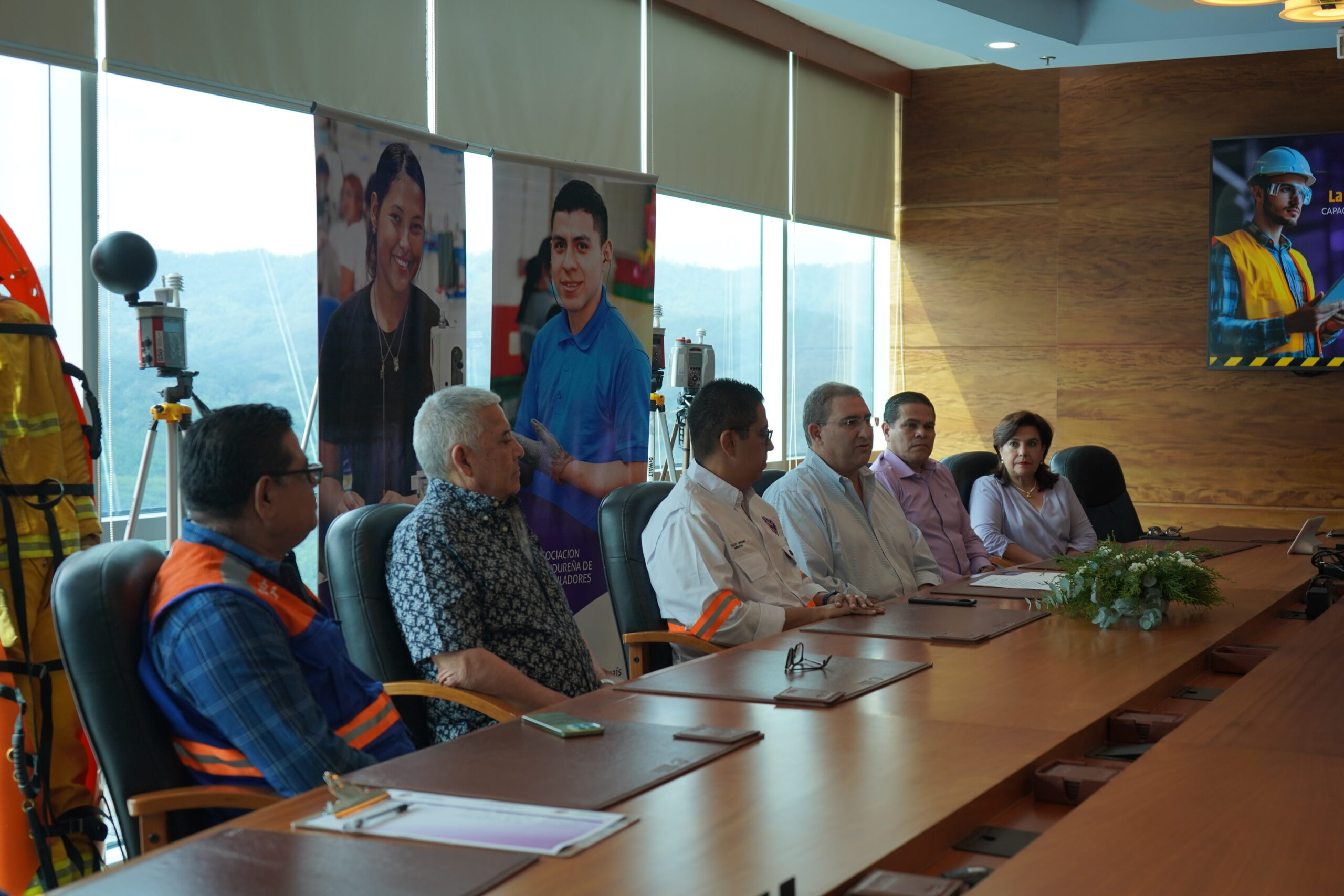 AHM Y COPECO RENUEVAN CONVENIO PARA FORTALECER LA GESTIÓN DE RIESGOS EN LA INDUSTRIA TEXTIL-MAQUILADORA