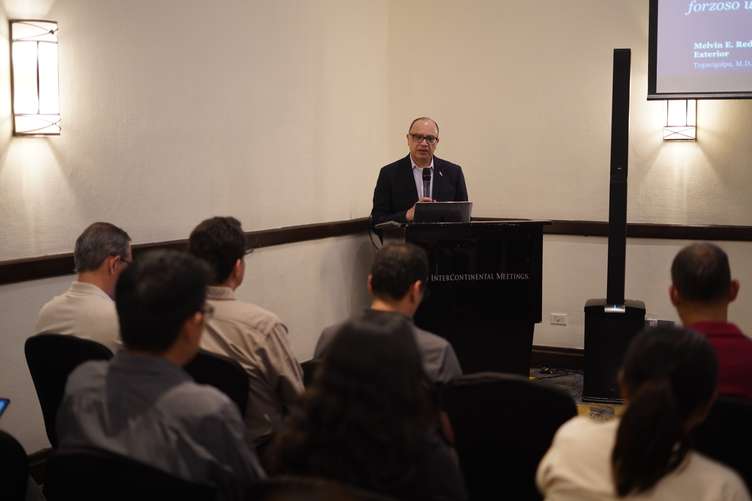 Empresas afiliadas a la AHM abordan Decreto Ejecutivo PCM-014-2026 con el Comisionado Presidencial de Comercio Exterior
